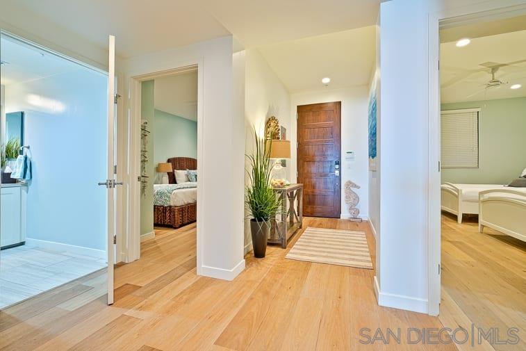 Detail Gallery Image 14 of 28 For 6767  Neptune Pl  202, La Jolla,  CA 92037 - 3 Beds | 3 Baths