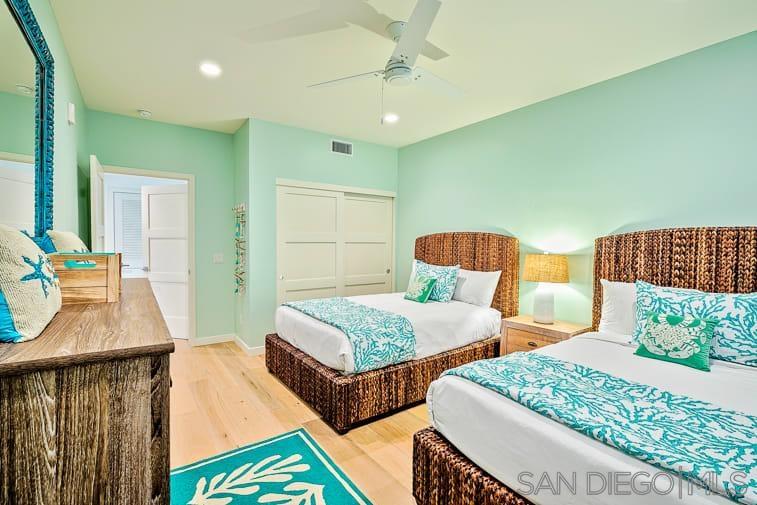 Detail Gallery Image 21 of 28 For 6767  Neptune Pl  202, La Jolla,  CA 92037 - 3 Beds | 3 Baths