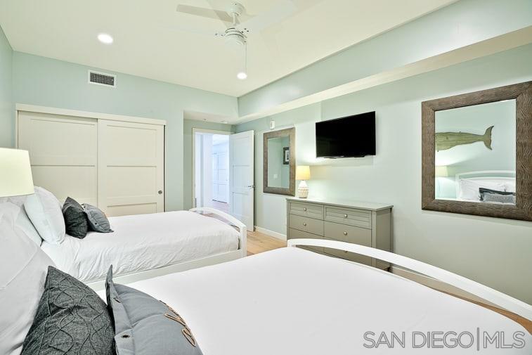 Detail Gallery Image 25 of 28 For 6767  Neptune Pl  202, La Jolla,  CA 92037 - 3 Beds | 3 Baths
