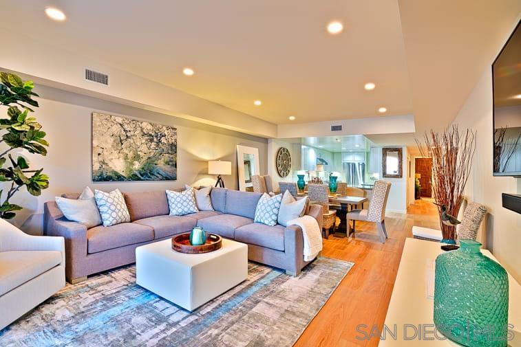 Detail Gallery Image 5 of 28 For 6767  Neptune Pl  202, La Jolla,  CA 92037 - 3 Beds | 3 Baths