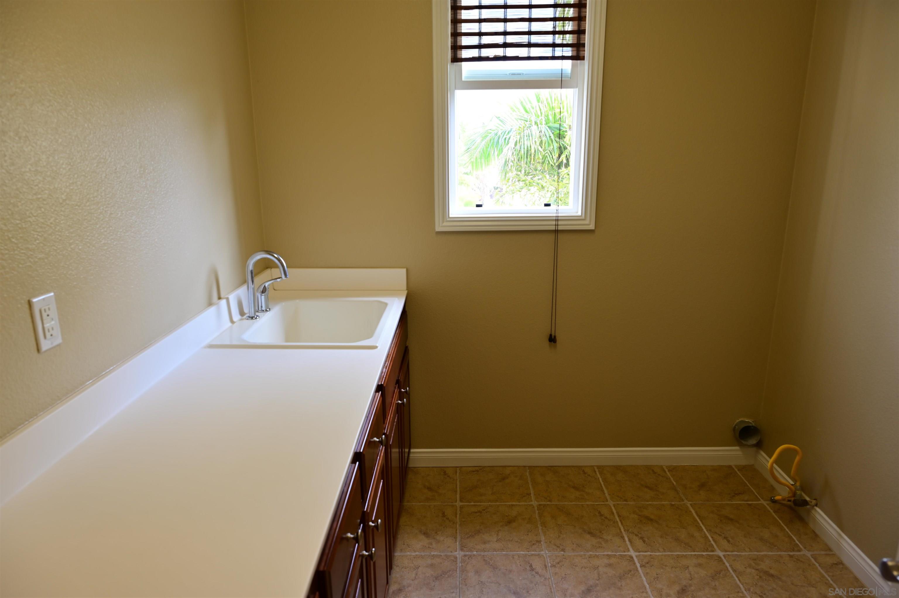 Detail Gallery Image 16 of 25 For 1167  Vista Pointe Blvd, Oceanside,  CA 92057 - 4 Beds | 4 Baths