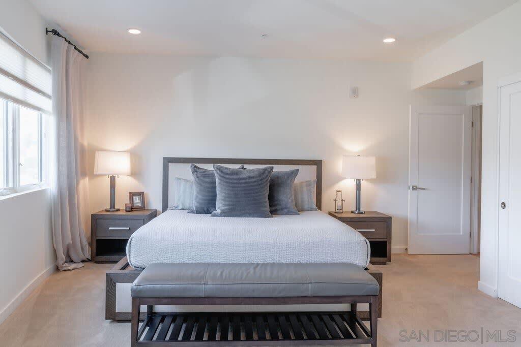 Detail Gallery Image 12 of 39 For 6767  Neptune Pl  301, La Jolla,  CA 92037 - 3 Beds | 3 Baths