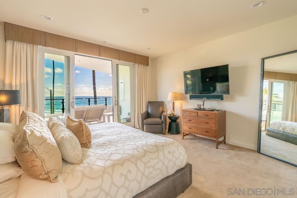 Detail Gallery Image 6 of 39 For 6767  Neptune Pl  301, La Jolla,  CA 92037 - 3 Beds | 3 Baths