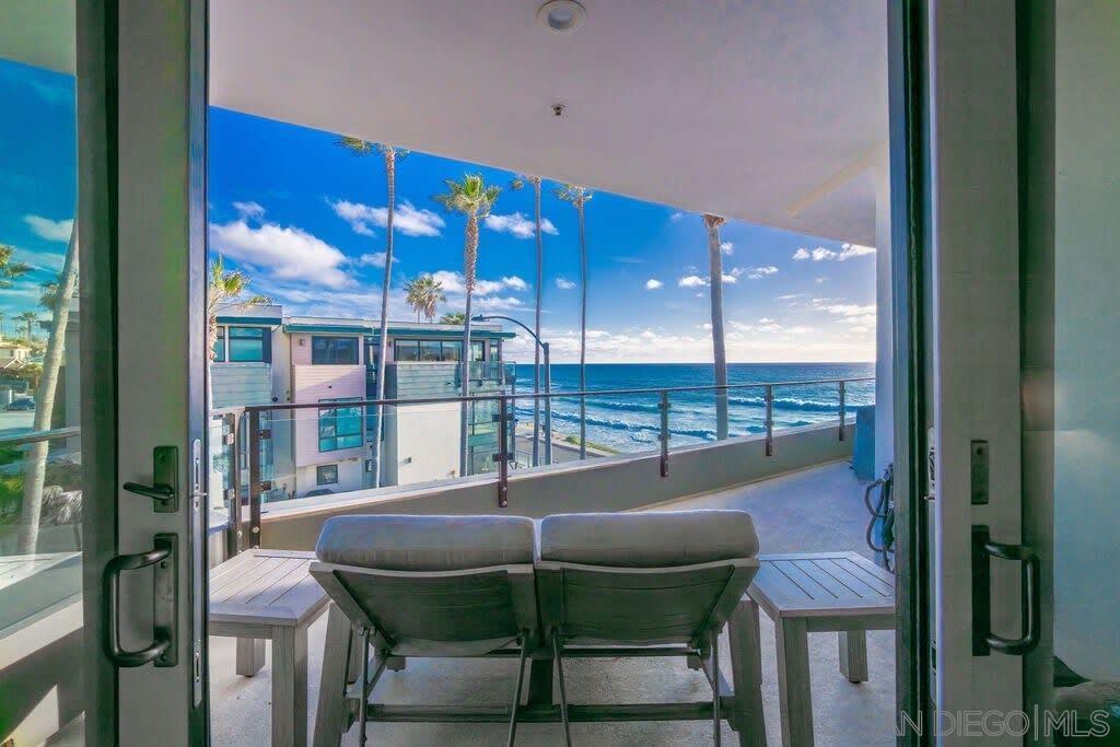 Detail Gallery Image 7 of 39 For 6767  Neptune Pl  301, La Jolla,  CA 92037 - 3 Beds | 3 Baths