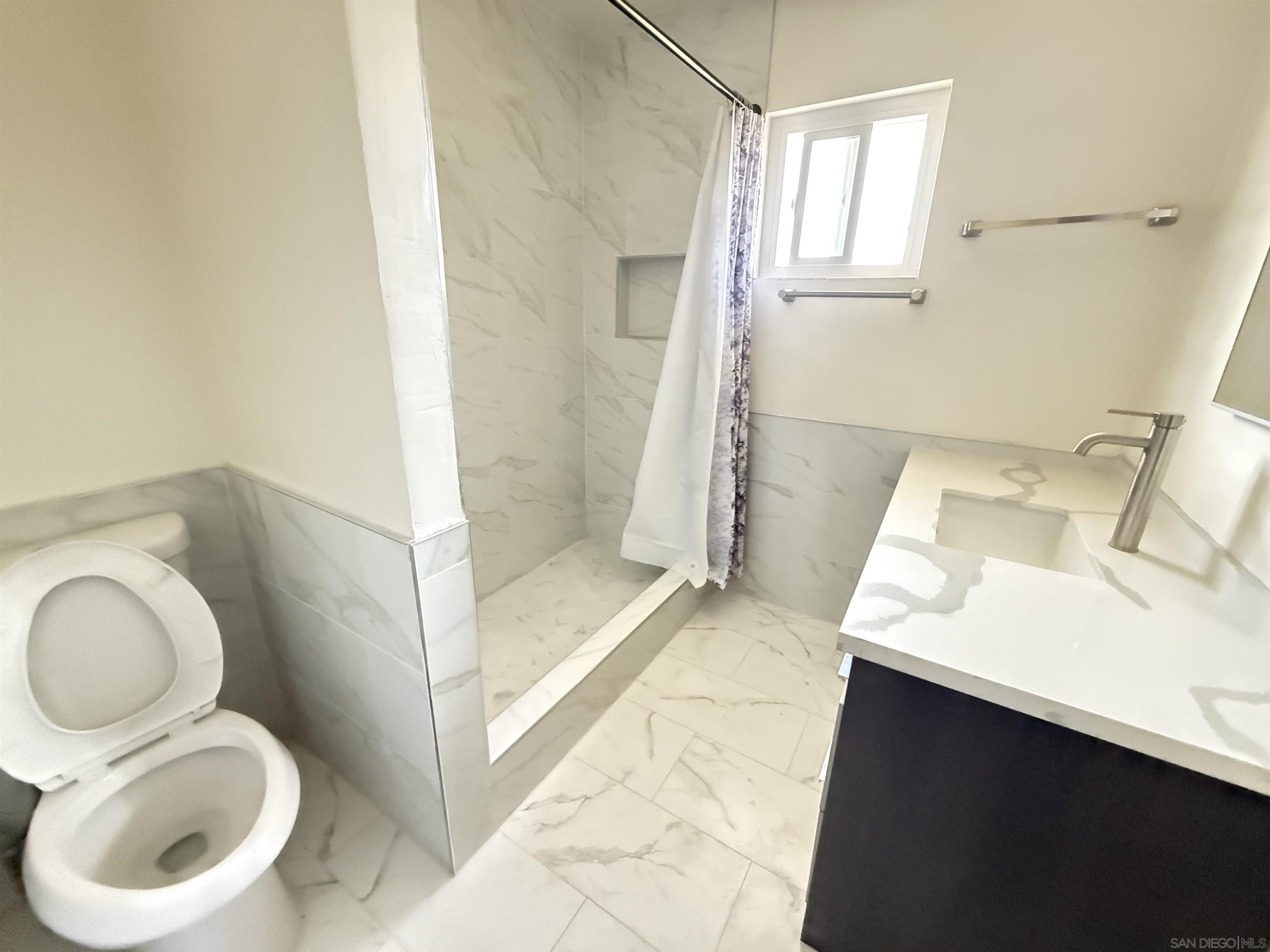 Detail Gallery Image 5 of 9 For 4580  Hamilton St, San Diego,  CA 92116 - 2 Beds | 1 Baths