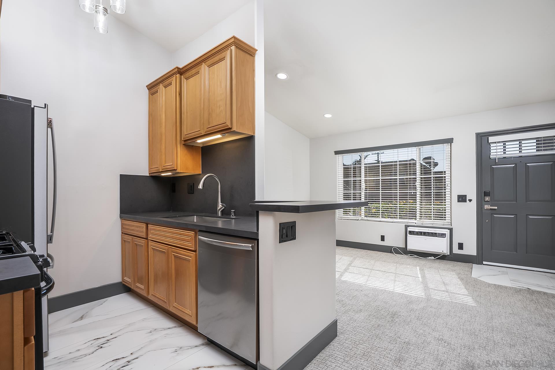 Detail Gallery Image 2 of 28 For 4025  Florida St  #11,  San Diego,  CA 92104 - 1 Beds | 1 Baths