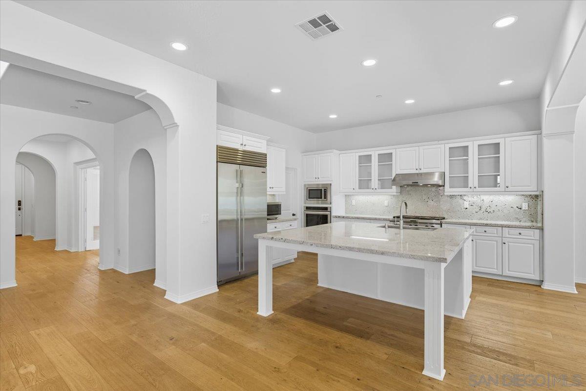 Detail Gallery Image 11 of 49 For 4249  Peralta St, Carlsbad,  CA 92010 - 4 Beds | 4/1 Baths