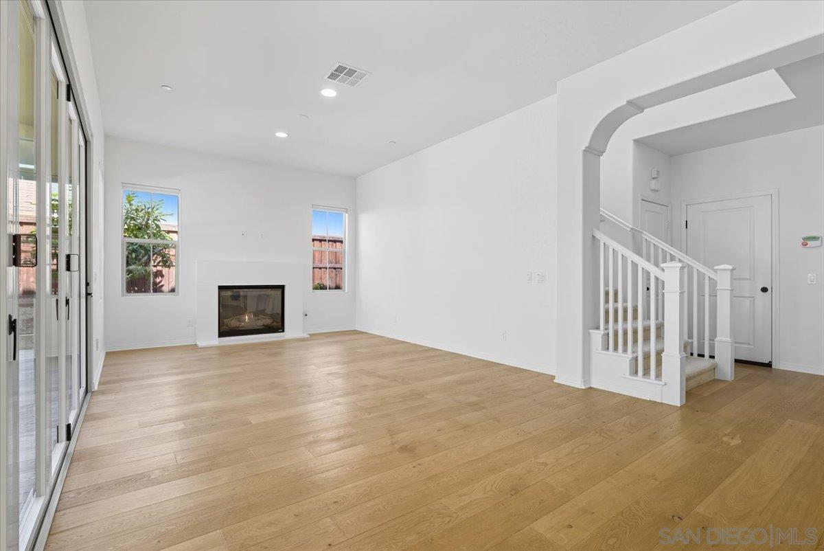 Detail Gallery Image 3 of 49 For 4249  Peralta St, Carlsbad,  CA 92010 - 4 Beds | 4/1 Baths