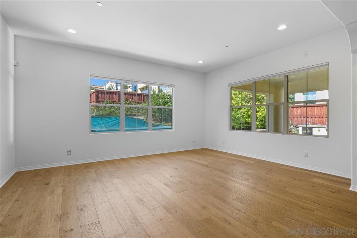 Detail Gallery Image 6 of 49 For 4249  Peralta St, Carlsbad,  CA 92010 - 4 Beds | 4/1 Baths