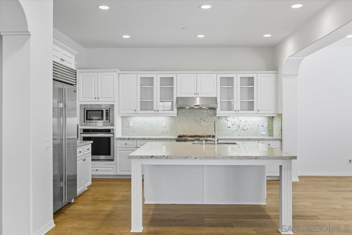 Detail Gallery Image 10 of 49 For 4249  Peralta St, Carlsbad,  CA 92010 - 4 Beds | 4/1 Baths