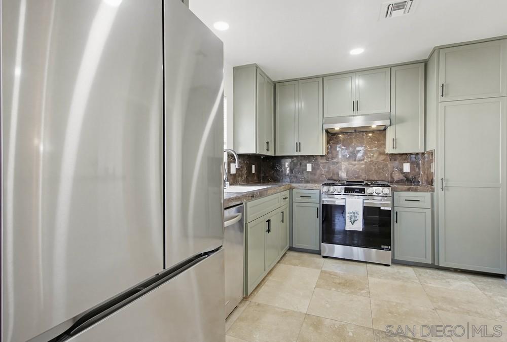 Detail Gallery Image 17 of 55 For 17440  Plaza Cerado  71, San Diego,  CA 92128 - 3 Beds | 2 Baths