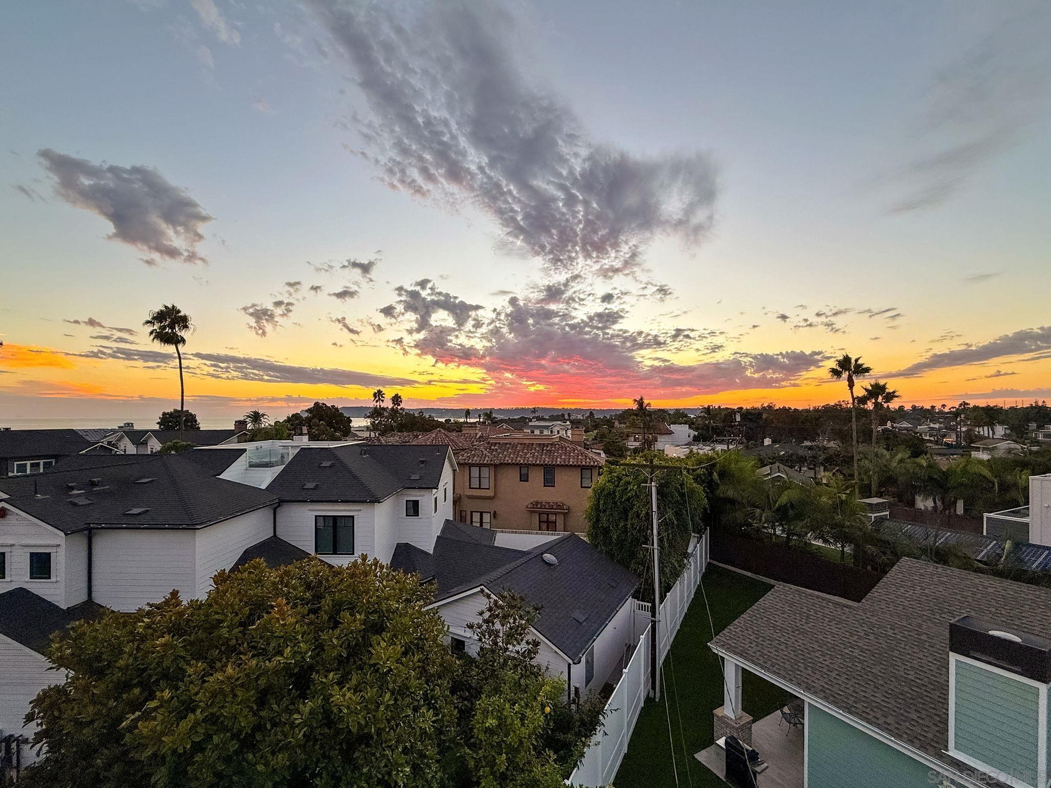 Detail Gallery Image 14 of 57 For 1100  Pine St, Coronado,  CA 92118 - 5 Beds | 5 Baths