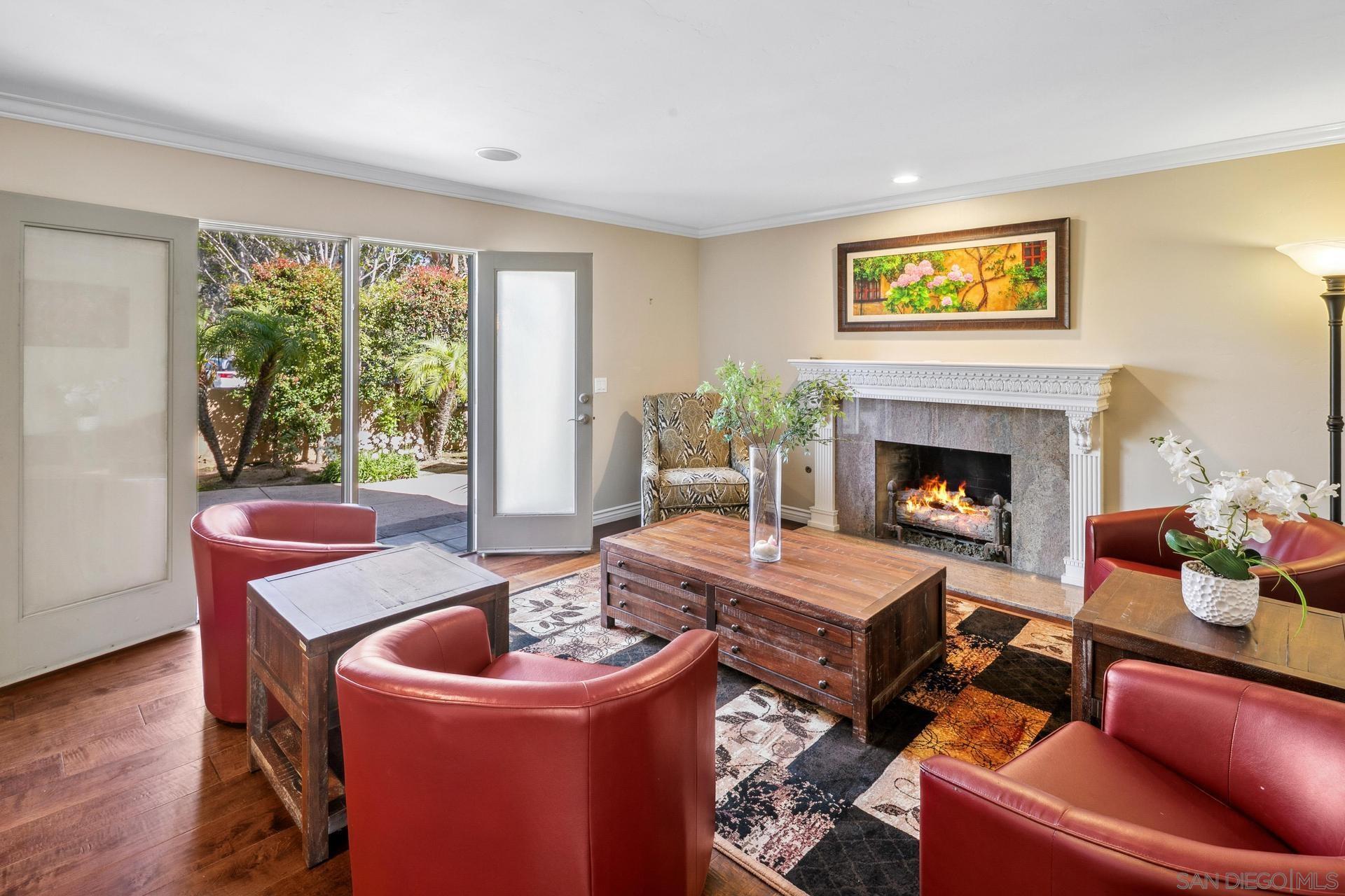 Detail Gallery Image 5 of 57 For 1100  Pine St, Coronado,  CA 92118 - 5 Beds | 5 Baths