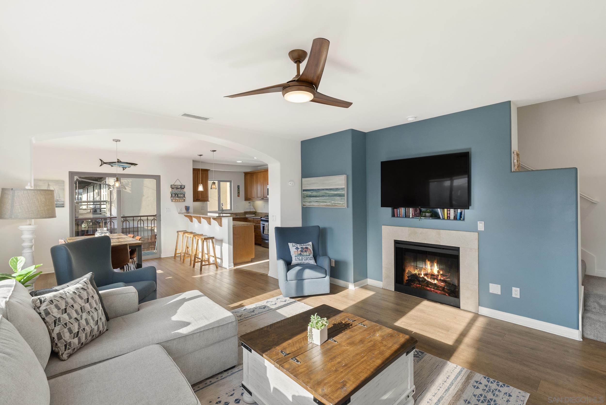 Detail Gallery Image 2 of 23 For 372  Playa Del Norte, La Jolla,  CA 92037 - 3 Beds | 2/1 Baths