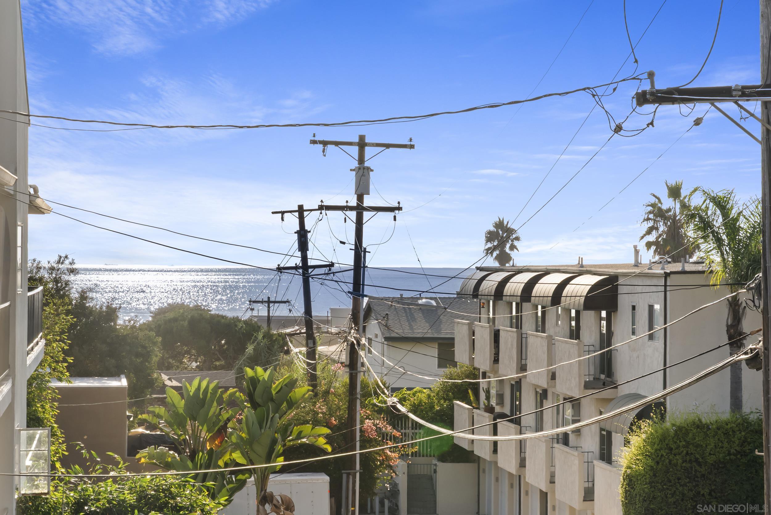 Detail Gallery Image 13 of 23 For 372  Playa Del Norte, La Jolla,  CA 92037 - 3 Beds | 2/1 Baths