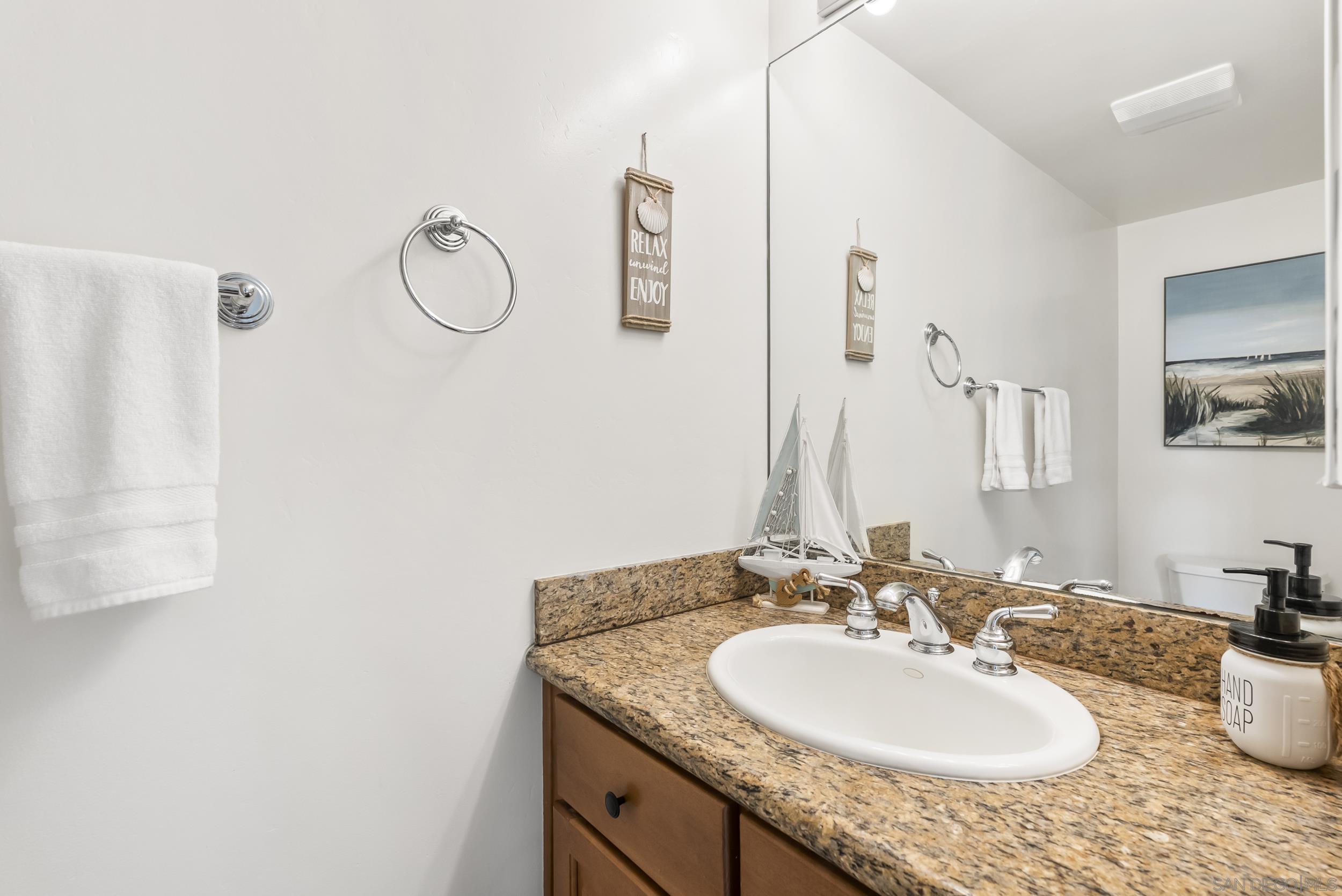 Detail Gallery Image 19 of 23 For 372  Playa Del Norte, La Jolla,  CA 92037 - 3 Beds | 2/1 Baths