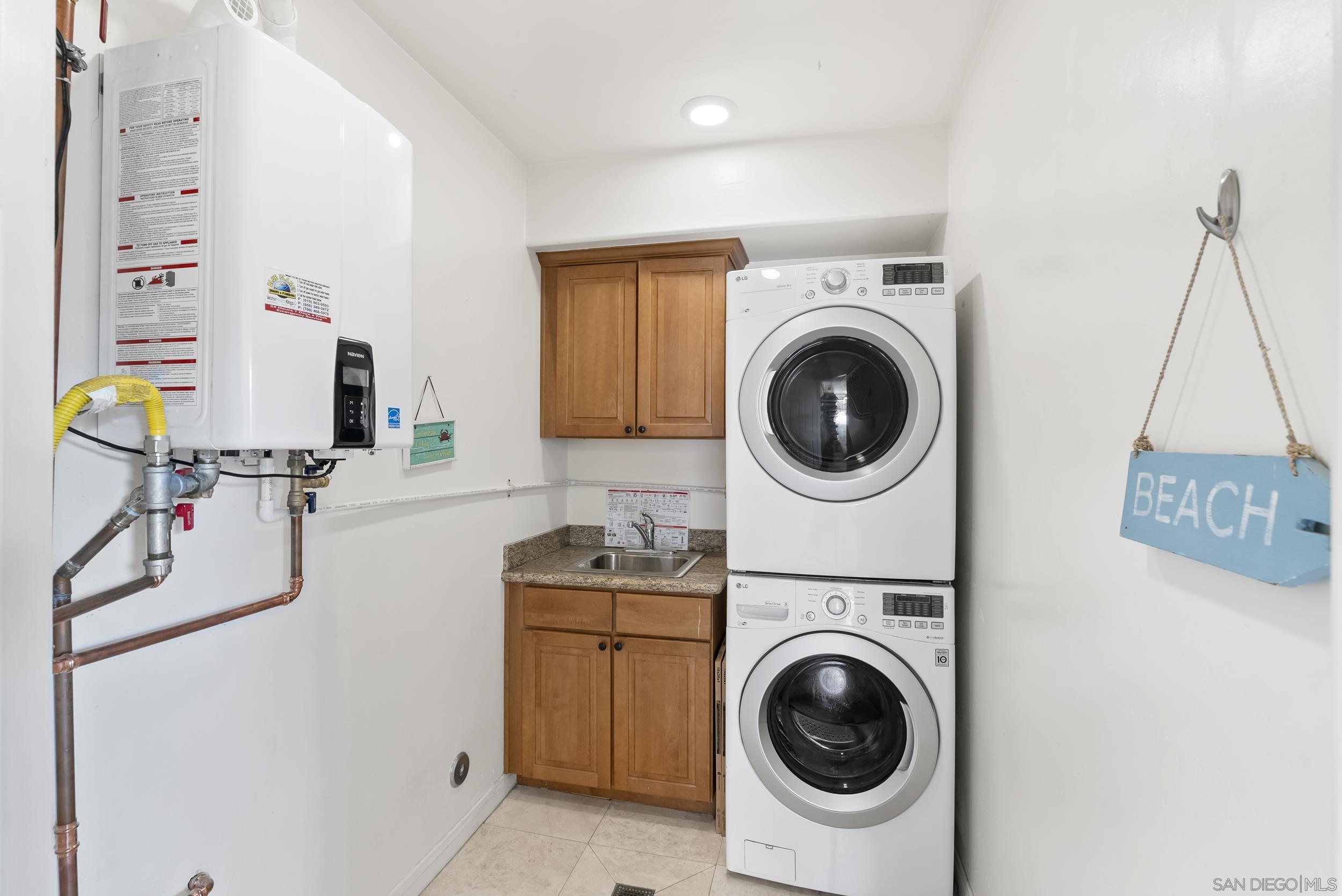 Detail Gallery Image 20 of 23 For 372  Playa Del Norte, La Jolla,  CA 92037 - 3 Beds | 2/1 Baths