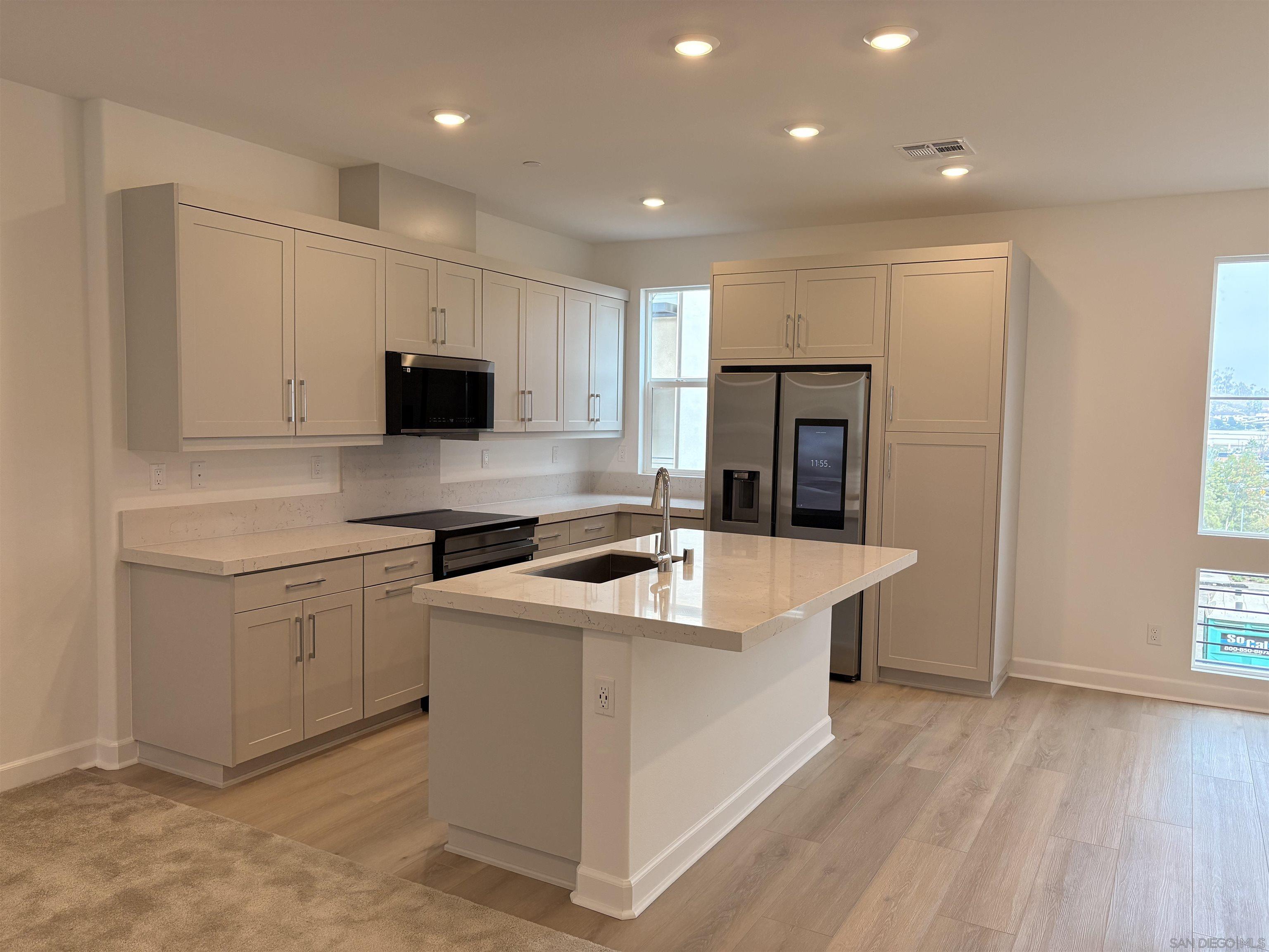 Front Image Thumbnail for SD260002442