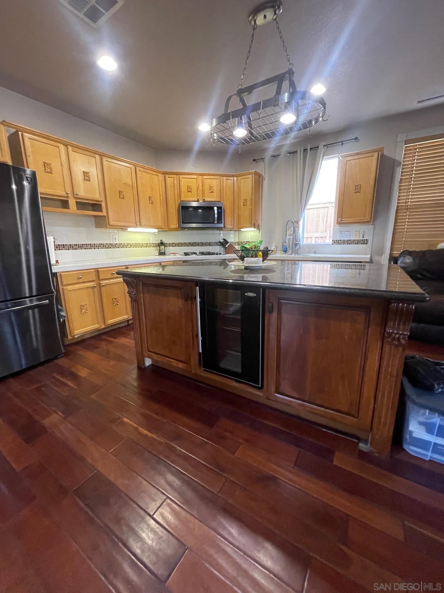 Detail Gallery Image 14 of 26 For 5192  Emerald Cv, San Diego,  CA 92154 - 4 Beds | 3 Baths