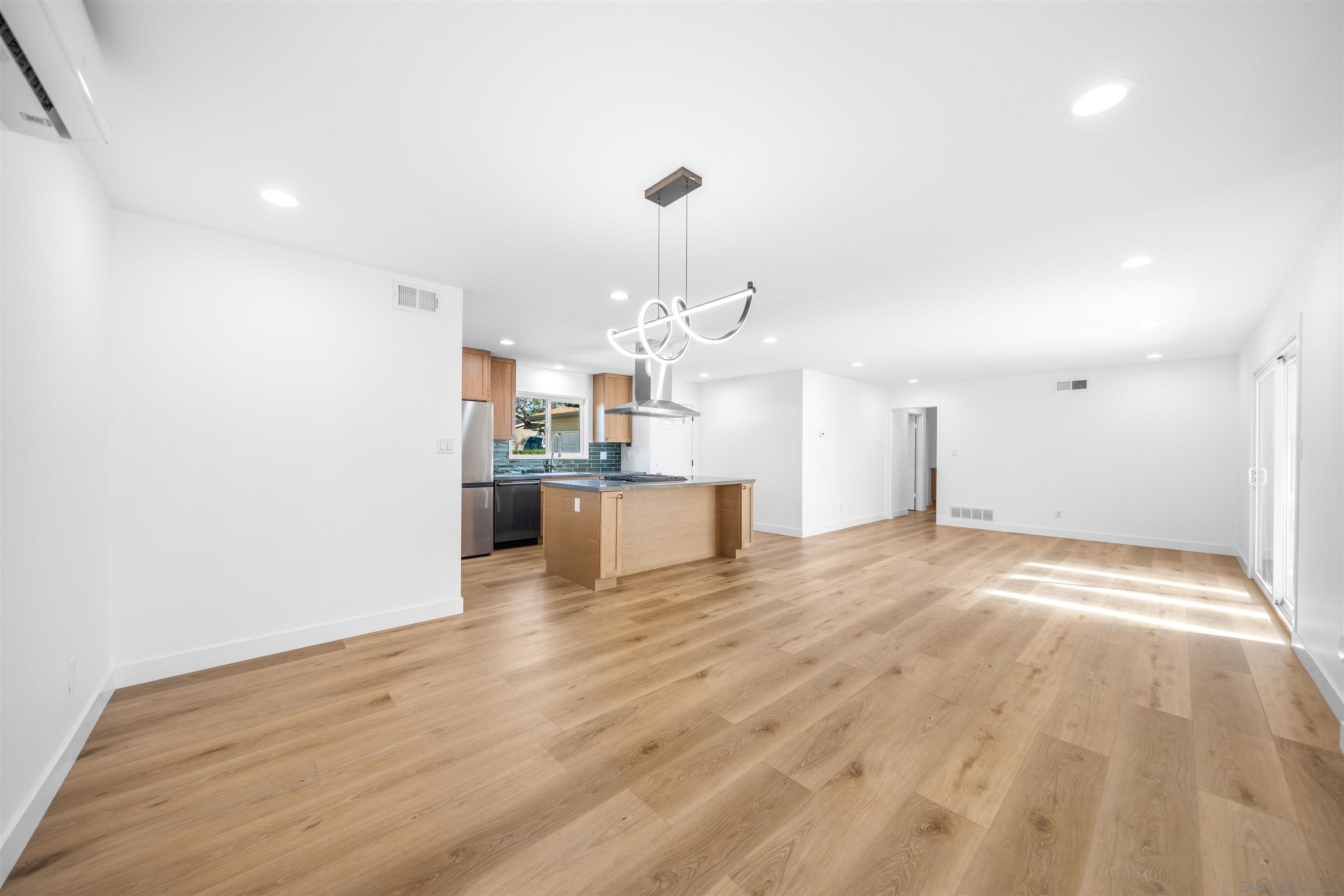 Detail Gallery Image 11 of 47 For 5017  Mount Gaywas Dr, San Diego,  CA 92117 - 3 Beds | 2 Baths