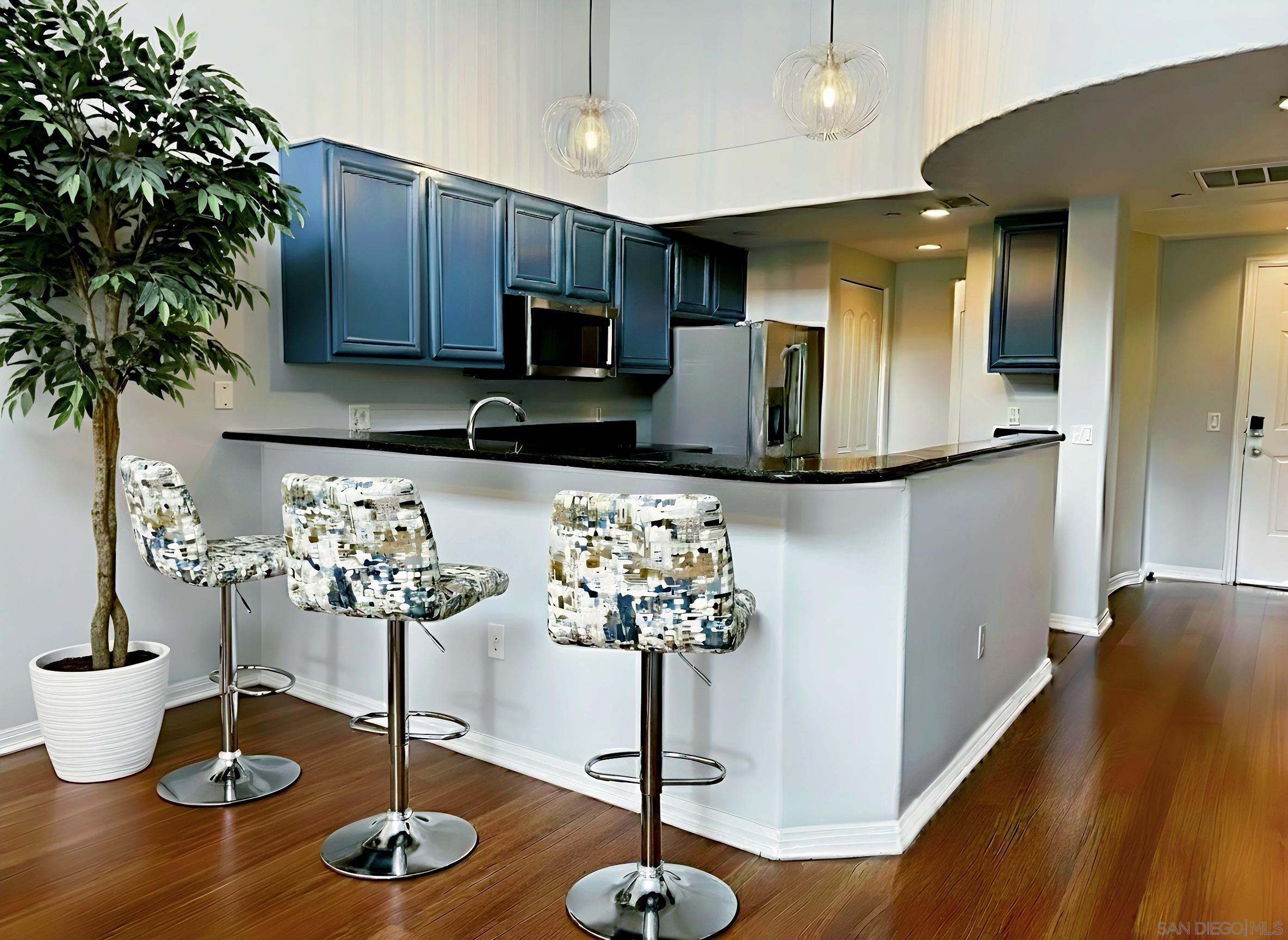 Detail Gallery Image 5 of 25 For 1501  India St  #608,  San Diego,  CA 92101 - 1 Beds | 2 Baths