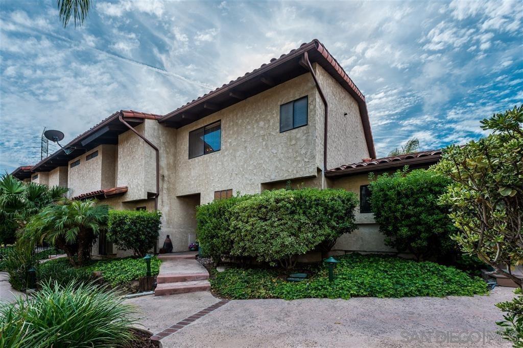 Detail Gallery Image 2 of 27 For 1917  Alga  B, Carlsbad,  CA 92009 - 2 Beds | 2/1 Baths