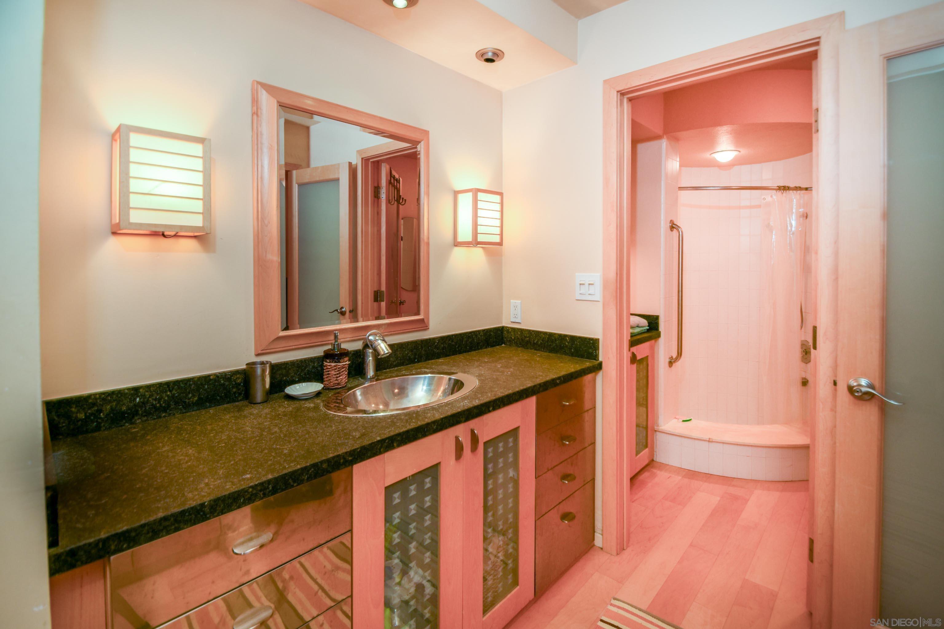 Detail Gallery Image 18 of 27 For 1917  Alga  B, Carlsbad,  CA 92009 - 2 Beds | 2/1 Baths