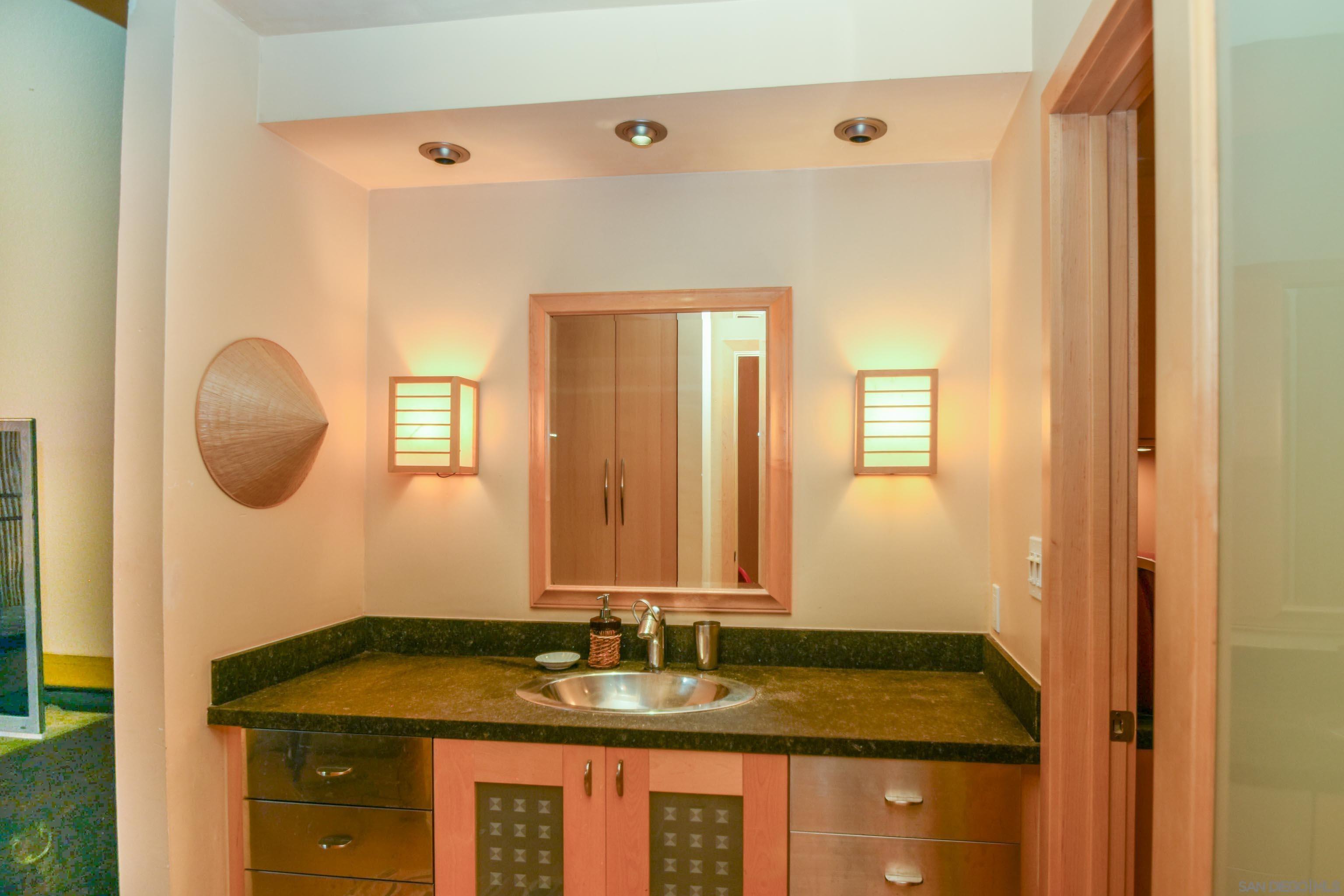 Detail Gallery Image 19 of 27 For 1917  Alga  B, Carlsbad,  CA 92009 - 2 Beds | 2/1 Baths