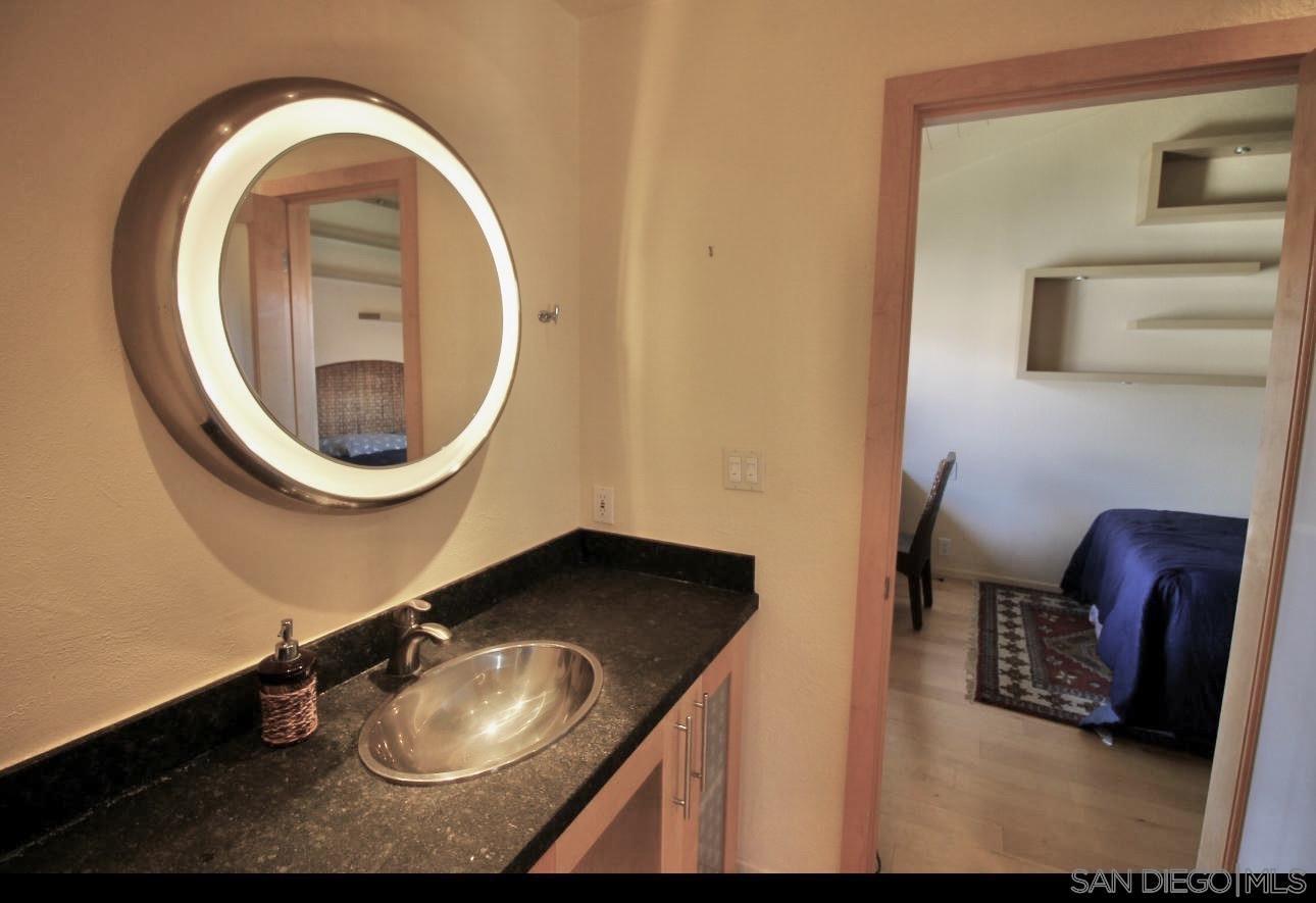 Detail Gallery Image 23 of 27 For 1917  Alga  B, Carlsbad,  CA 92009 - 2 Beds | 2/1 Baths