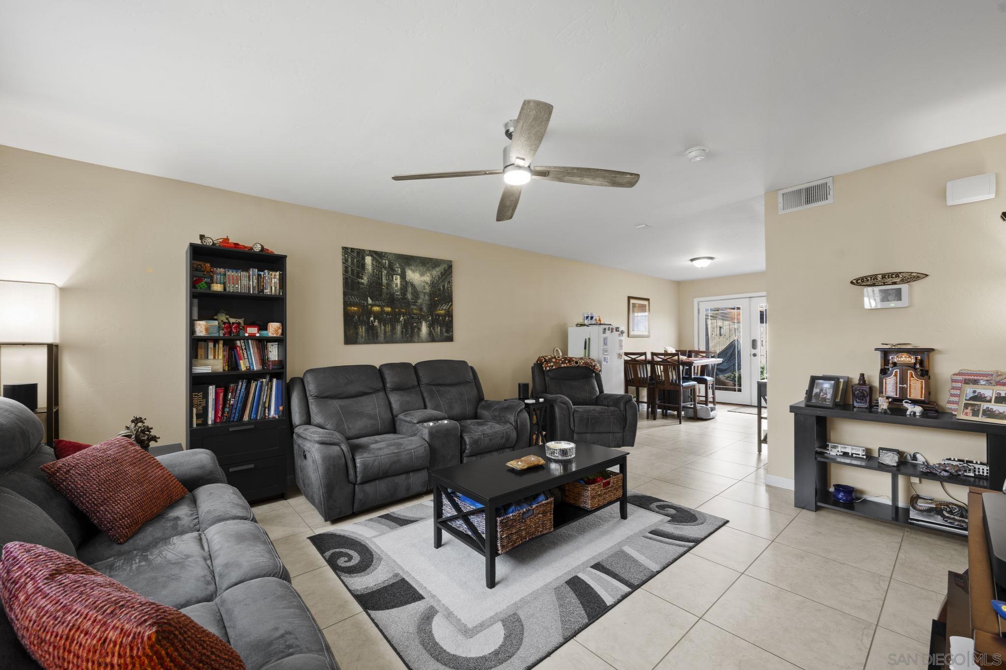 Detail Gallery Image 6 of 23 For 910 N N Fig St  #D,  Escondido,  CA 92026 - 2 Beds | 1/1 Baths