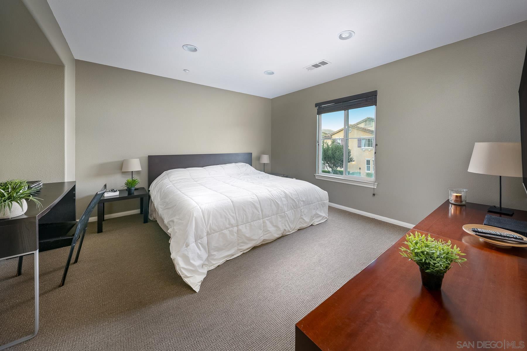 Detail Gallery Image 15 of 36 For 10447  Whitcomb Way  #161,  San Diego,  CA 92127 - 4 Beds | 2/1 Baths