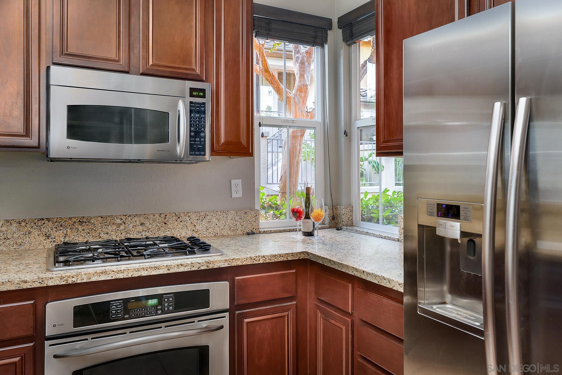 Detail Gallery Image 6 of 36 For 10447  Whitcomb Way  #161,  San Diego,  CA 92127 - 4 Beds | 2/1 Baths