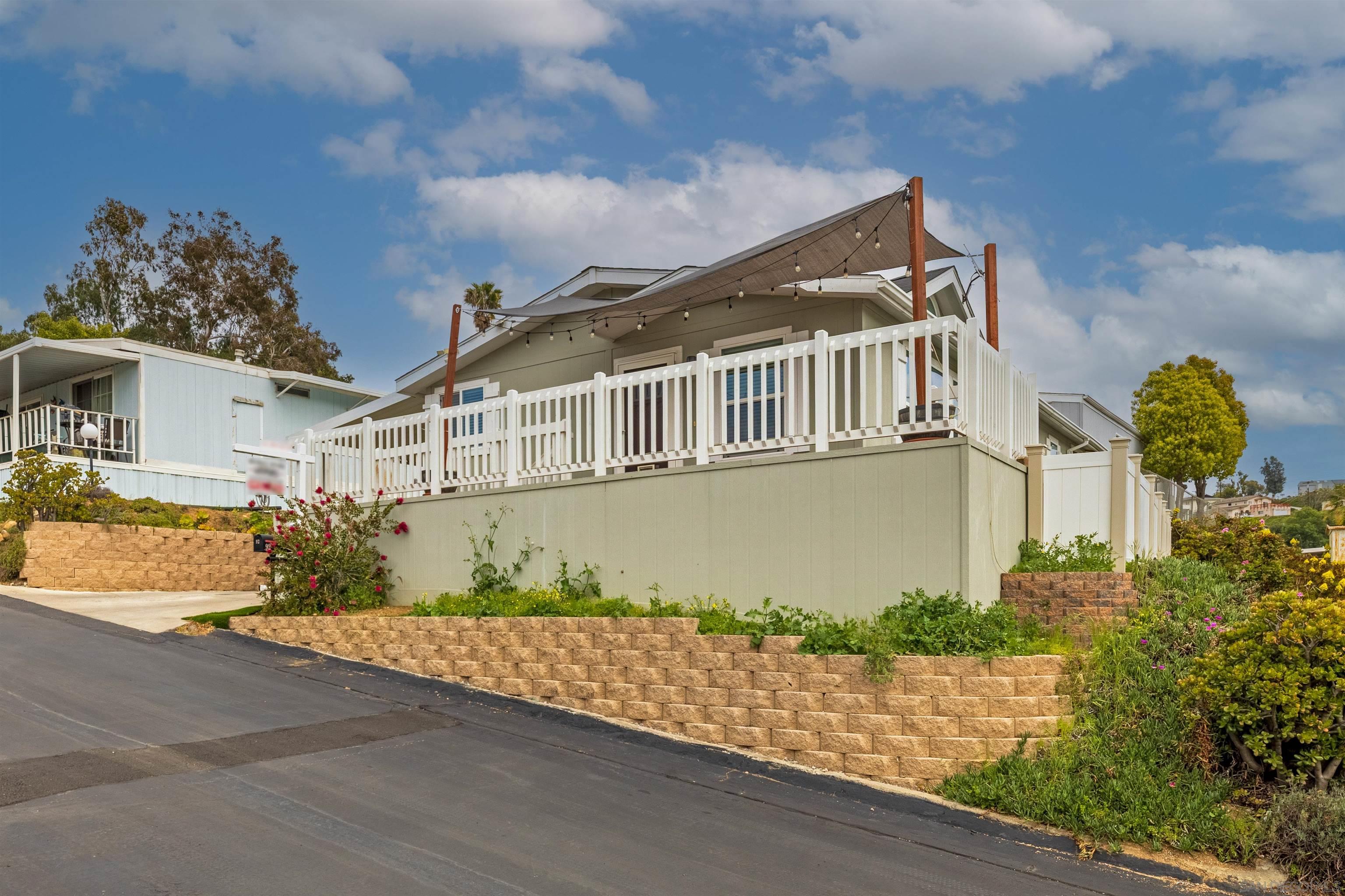 Detail Gallery Image 4 of 32 For 8661  Winter Gardens Road  #92,  Lakeside,  CA 92040 - 3 Beds | 2 Baths