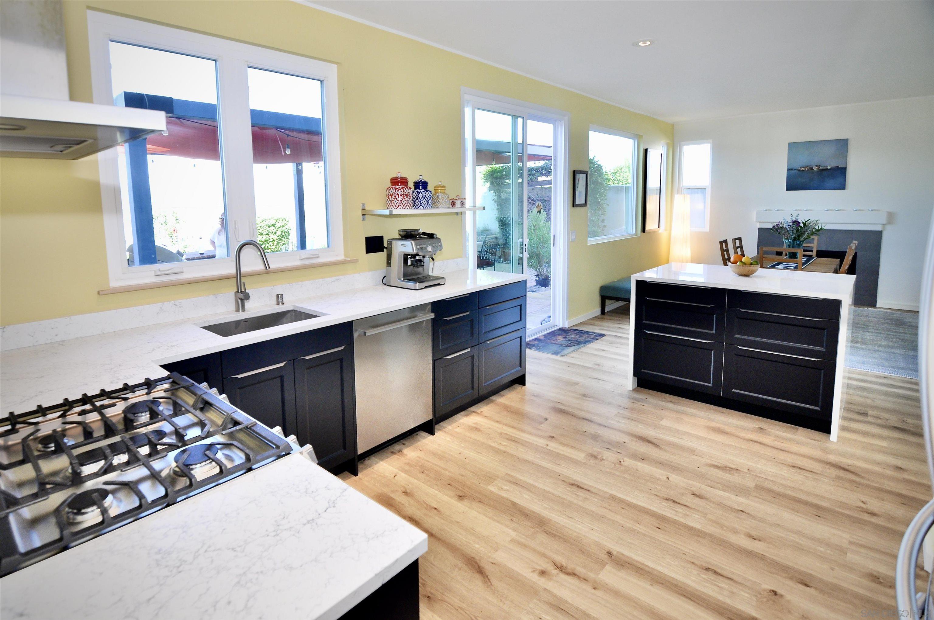 Detail Gallery Image 11 of 44 For 11072  Ivy Hill Dr., San Diego,  CA 92131 - 4 Beds | 2/1 Baths