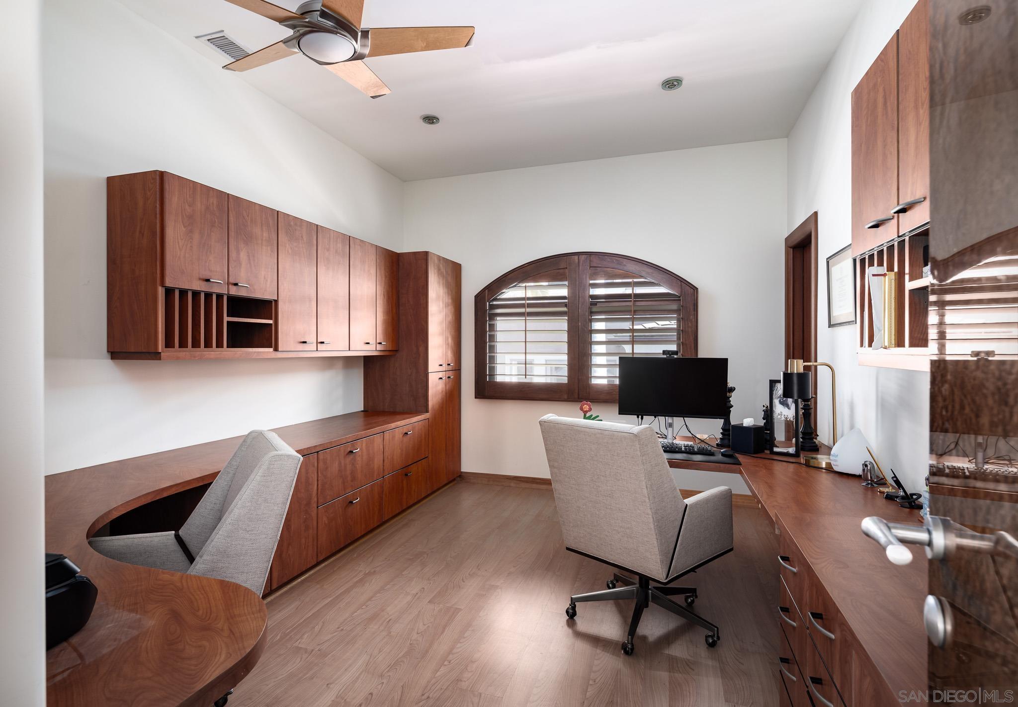 Detail Gallery Image 15 of 30 For 5848  Meadows Del Mar, San Diego,  CA 92130 - 5 Beds | 3/1 Baths