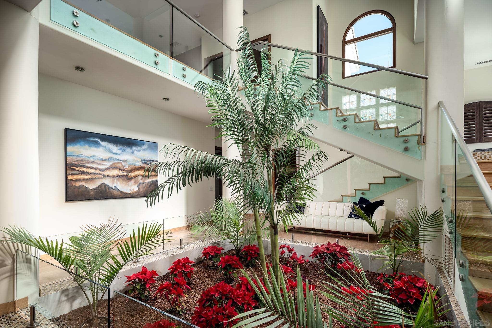 Detail Gallery Image 17 of 30 For 5848  Meadows Del Mar, San Diego,  CA 92130 - 5 Beds | 3/1 Baths