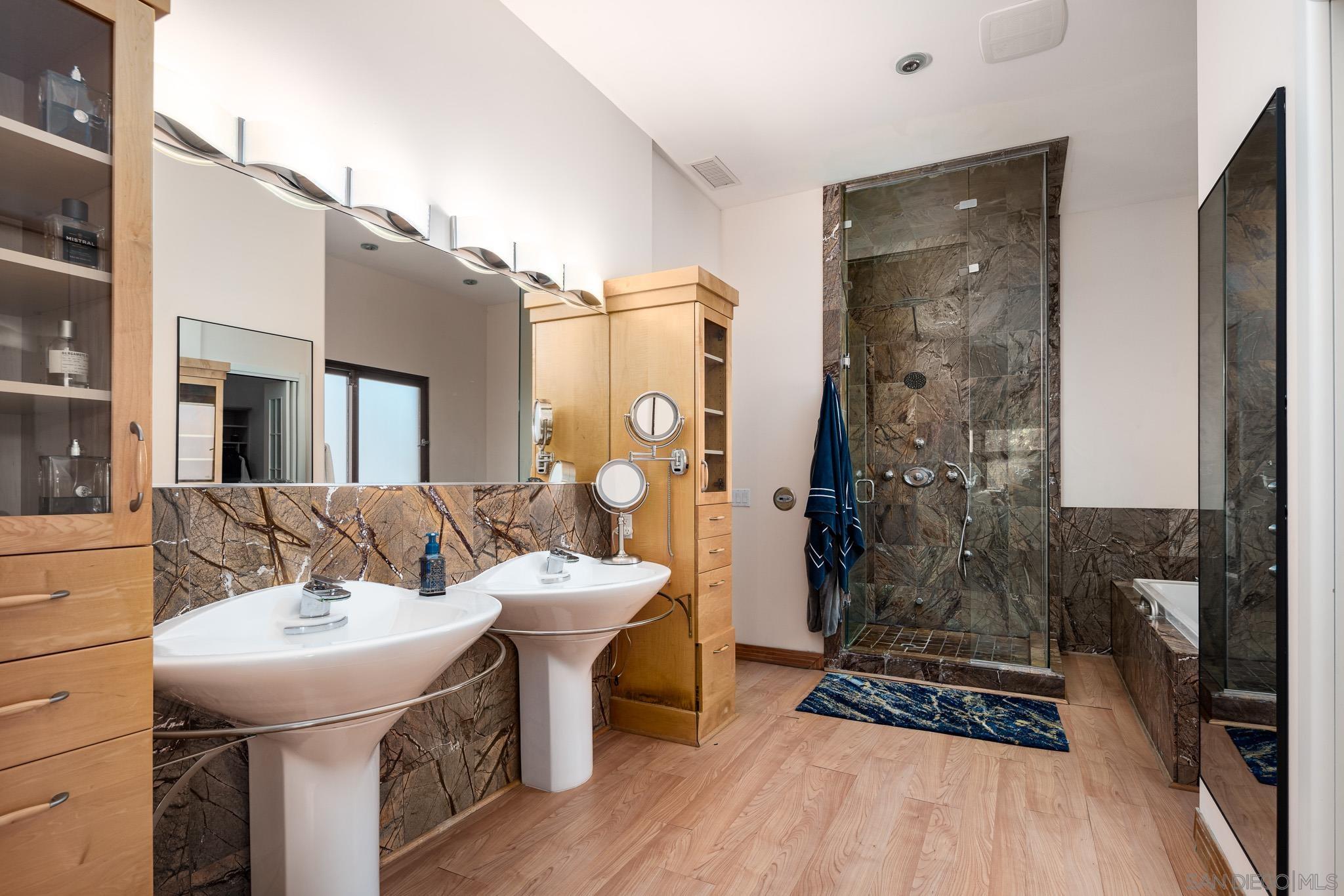 Detail Gallery Image 19 of 30 For 5848  Meadows Del Mar, San Diego,  CA 92130 - 5 Beds | 3/1 Baths