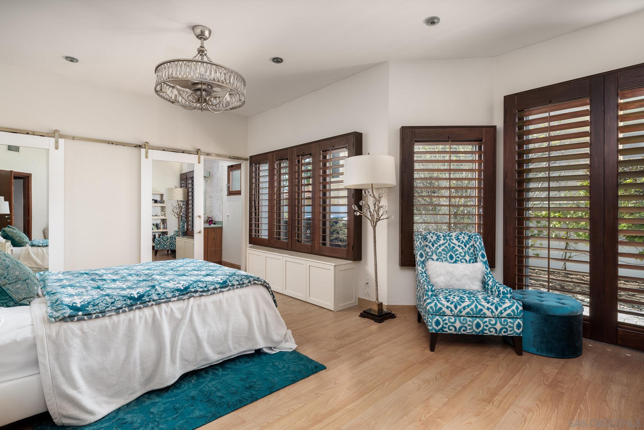 Detail Gallery Image 20 of 30 For 5848  Meadows Del Mar, San Diego,  CA 92130 - 5 Beds | 3/1 Baths