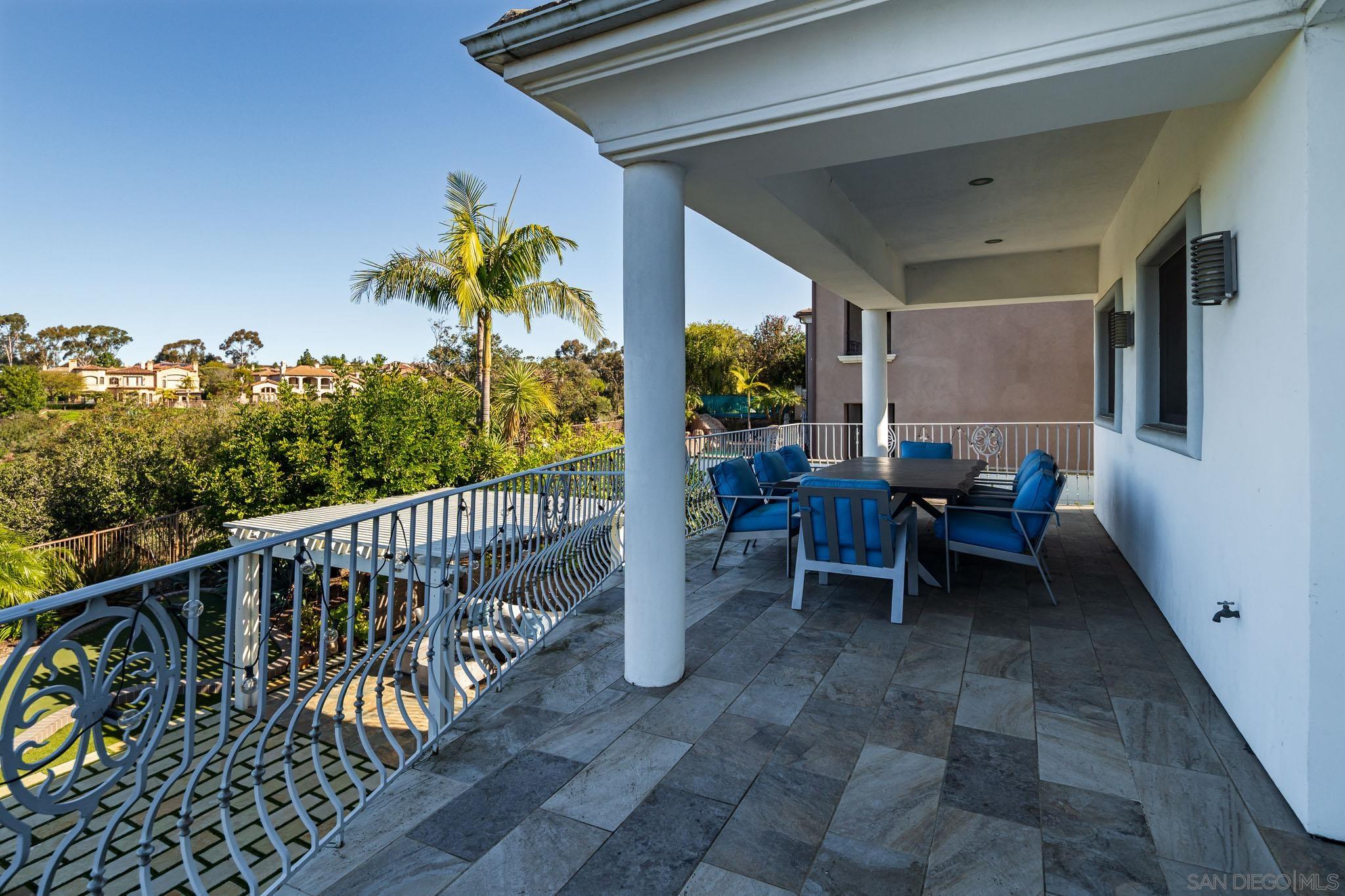Detail Gallery Image 22 of 30 For 5848  Meadows Del Mar, San Diego,  CA 92130 - 5 Beds | 3/1 Baths