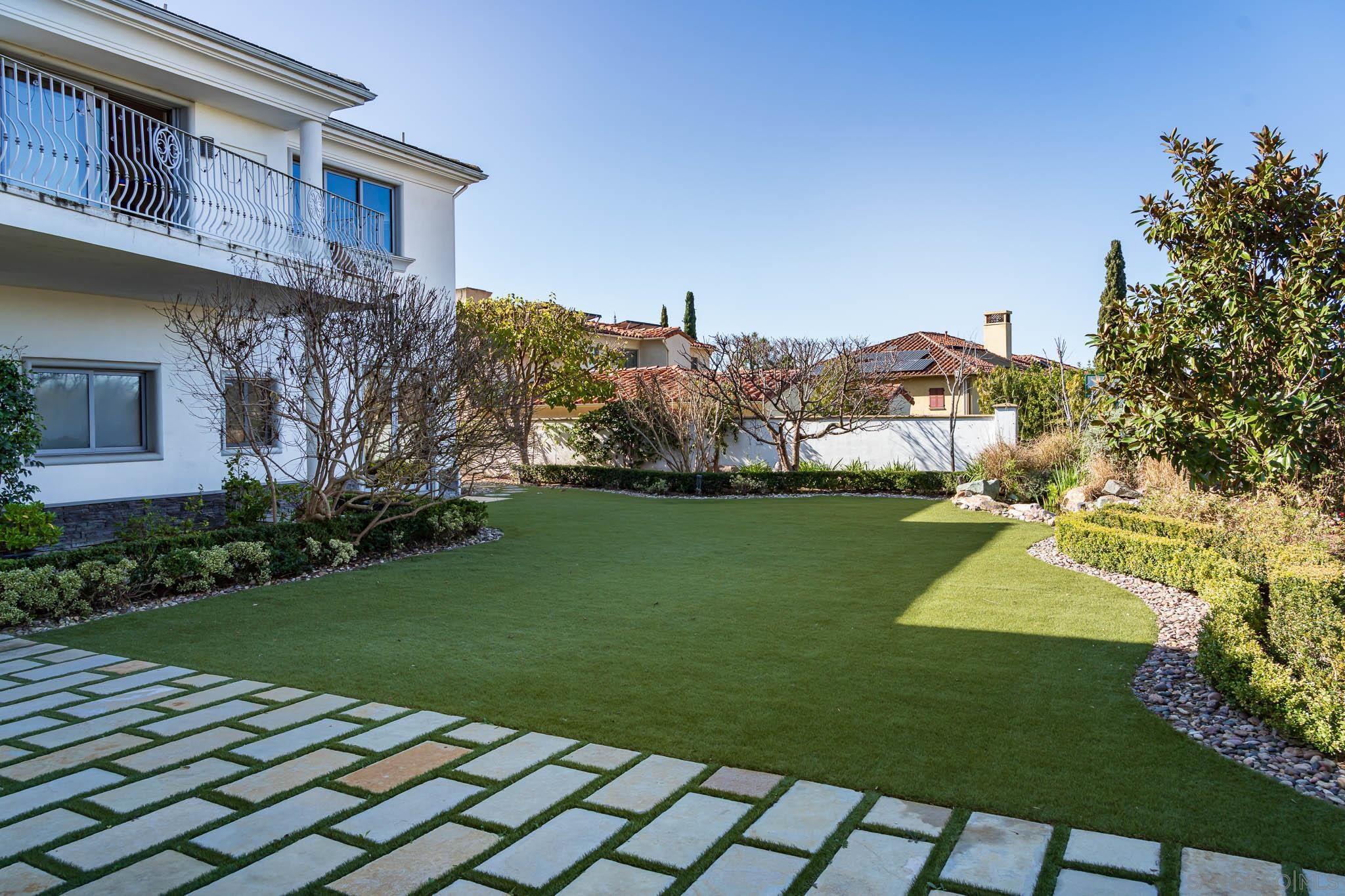 Detail Gallery Image 25 of 30 For 5848  Meadows Del Mar, San Diego,  CA 92130 - 5 Beds | 3/1 Baths