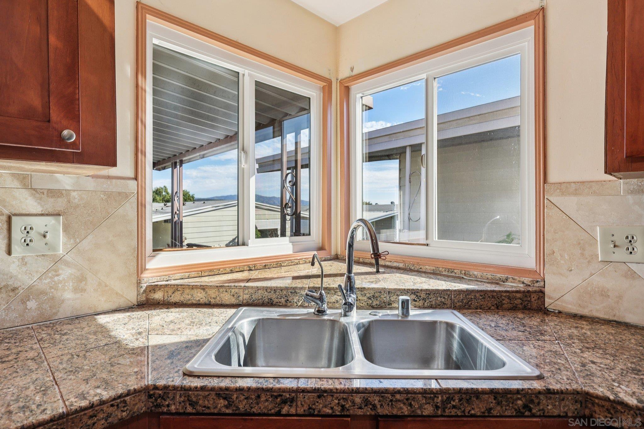 Detail Gallery Image 20 of 68 For 275 S Worthington St  #14,  Spring Valley,  CA 91977 - 2 Beds | 2 Baths