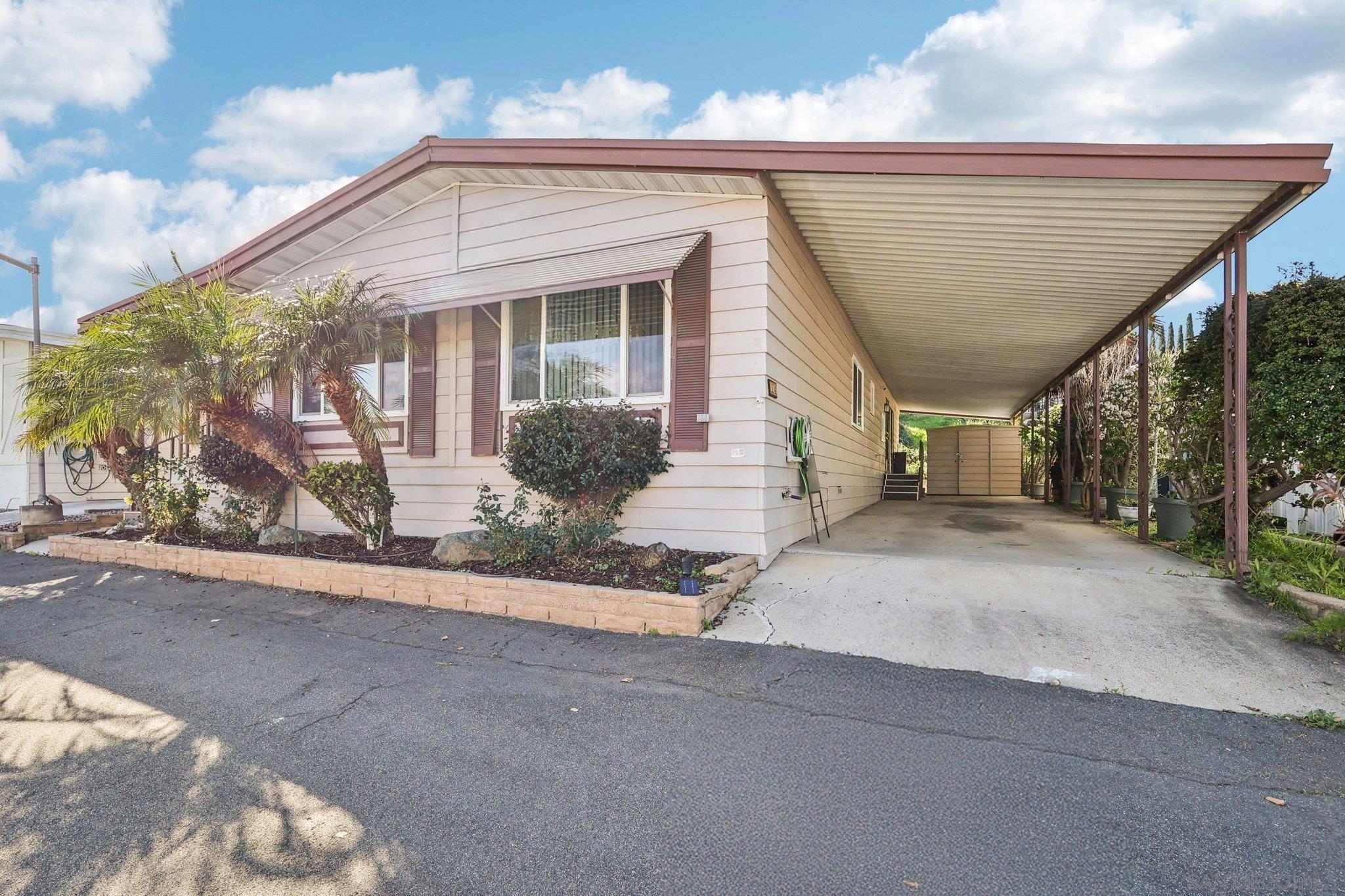 Detail Gallery Image 3 of 68 For 275 S Worthington St  #14,  Spring Valley,  CA 91977 - 2 Beds | 2 Baths