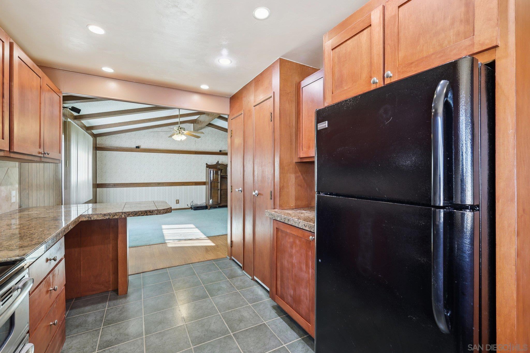 Detail Gallery Image 21 of 69 For 275 S Worthington St  #14,  Spring Valley,  CA 91977 - 2 Beds | 2 Baths