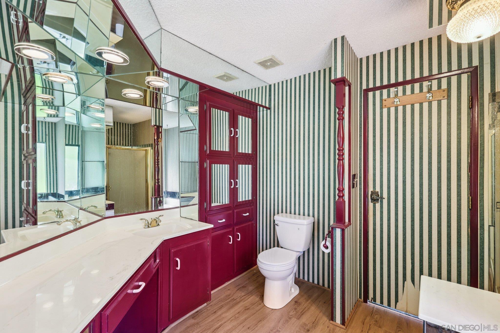 Detail Gallery Image 31 of 69 For 275 S Worthington St  #14,  Spring Valley,  CA 91977 - 2 Beds | 2 Baths