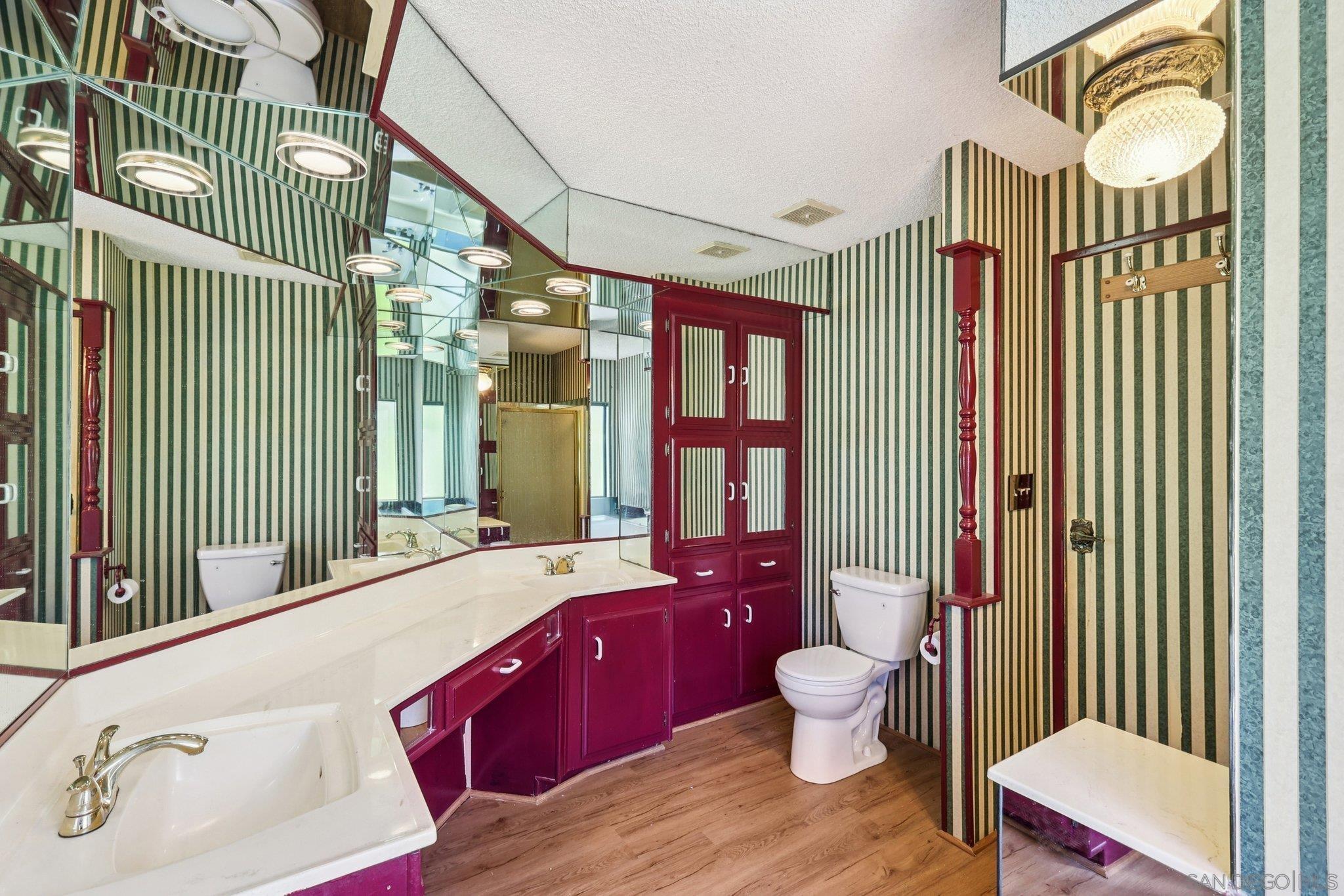 Detail Gallery Image 31 of 68 For 275 S Worthington St  #14,  Spring Valley,  CA 91977 - 2 Beds | 2 Baths