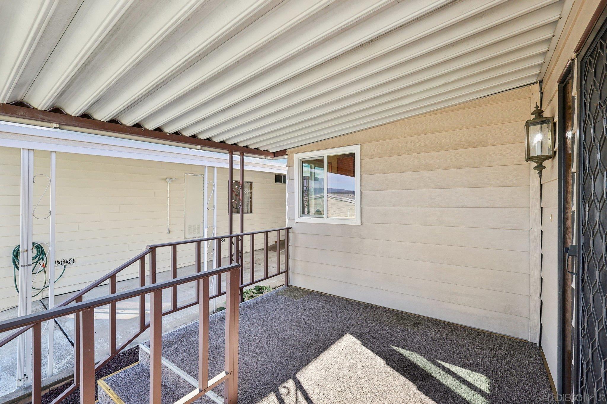 Detail Gallery Image 5 of 68 For 275 S Worthington St  #14,  Spring Valley,  CA 91977 - 2 Beds | 2 Baths