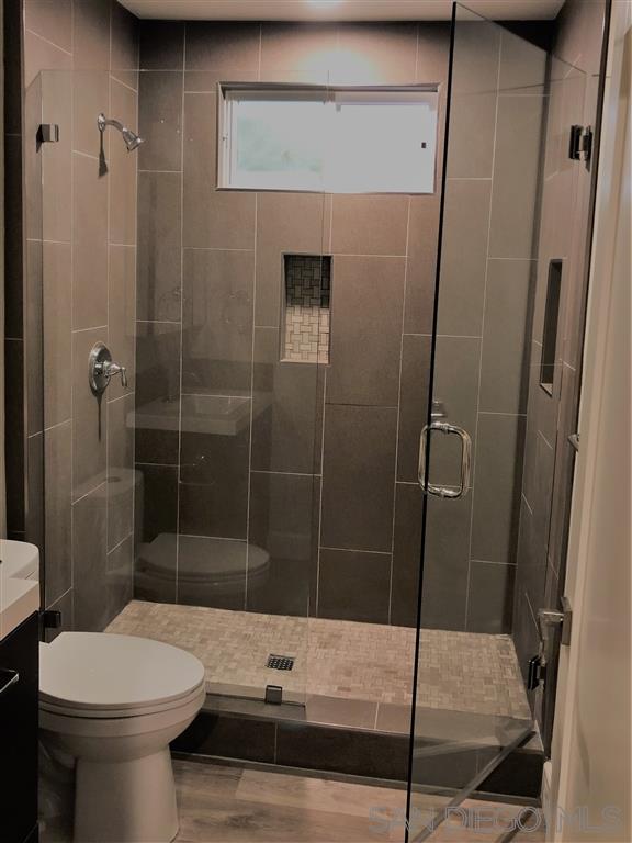 Detail Gallery Image 4 of 8 For 2951  B Street, San Diego,  CA 92102 - 2 Beds | 2 Baths