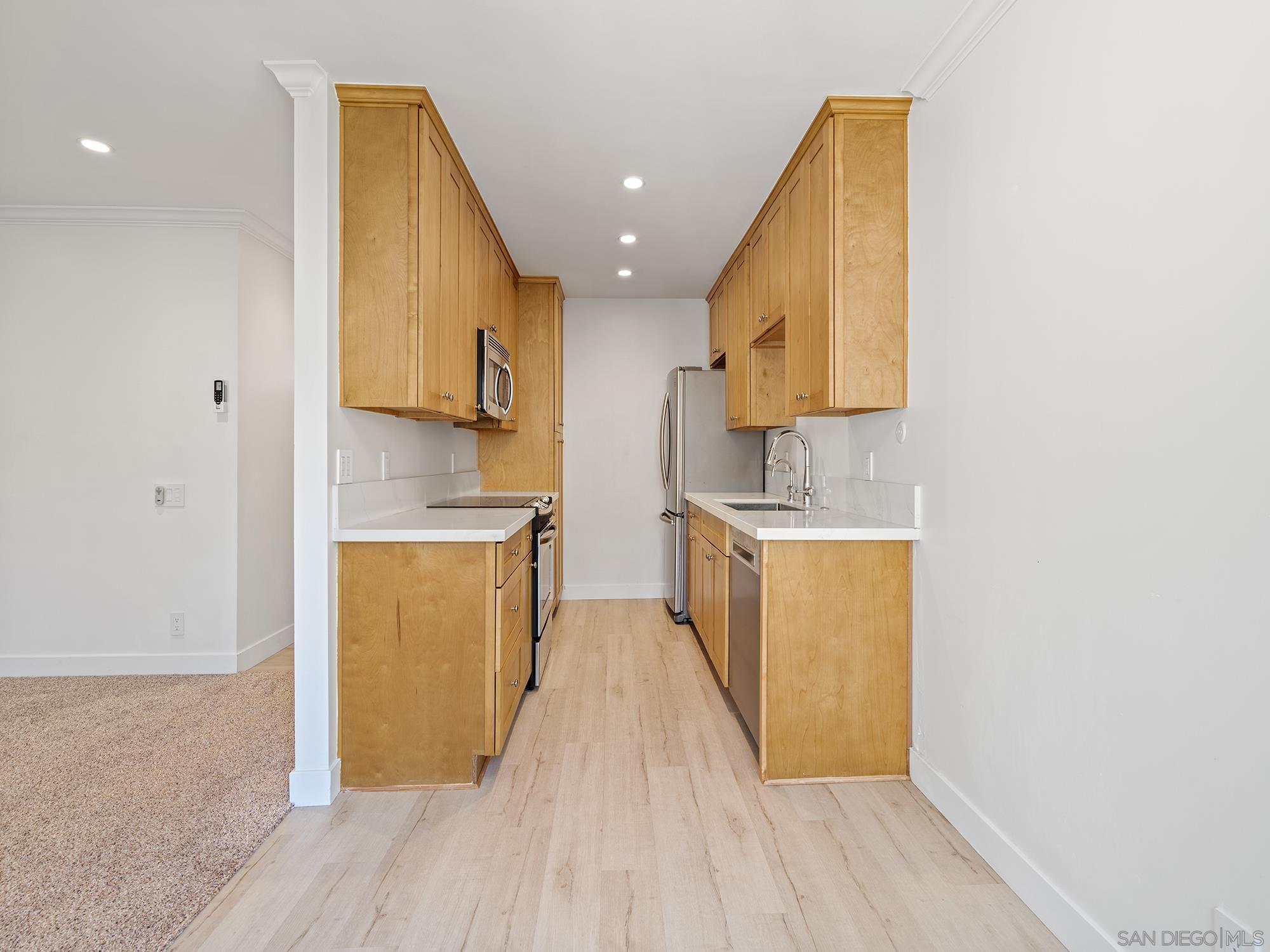 Detail Gallery Image 6 of 27 For 3162  via Alicante  H, La Jolla,  CA 92037 - 1 Beds | 1 Baths