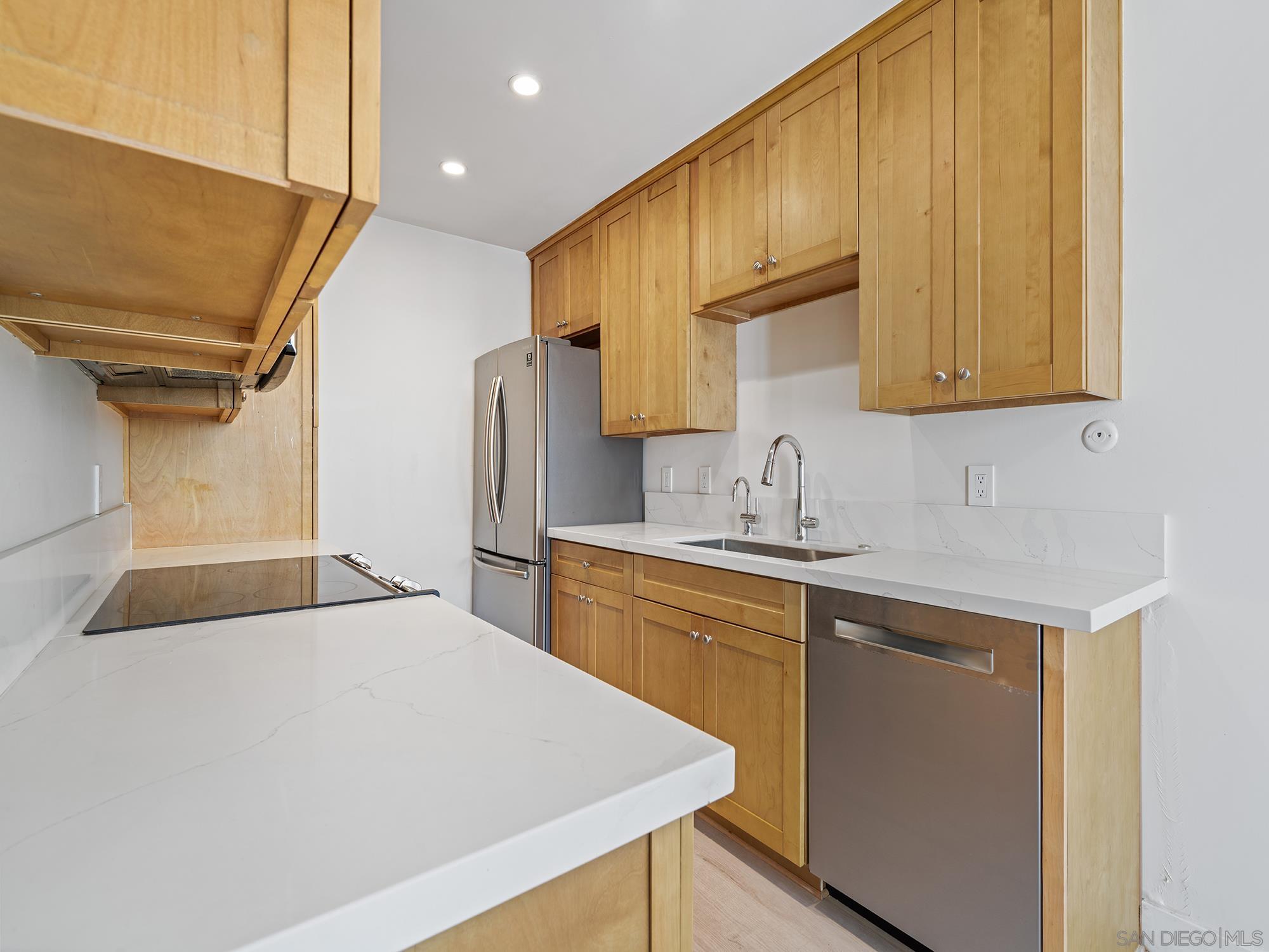 Detail Gallery Image 7 of 27 For 3162  via Alicante  H, La Jolla,  CA 92037 - 1 Beds | 1 Baths