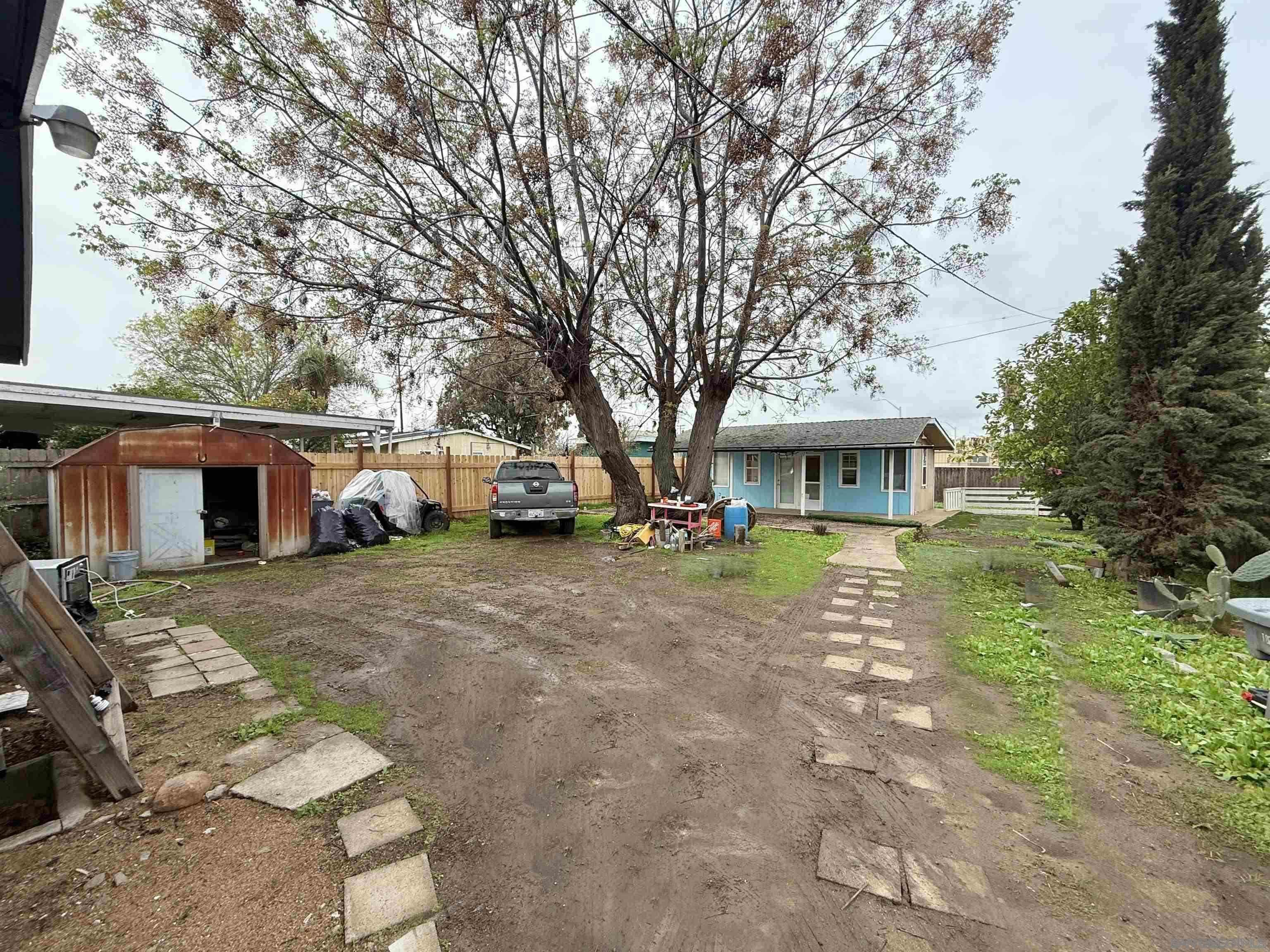 Detail Gallery Image 3 of 10 For 739  Park Pl, Escondido,  CA 92025 - 3 Beds | 1 Baths